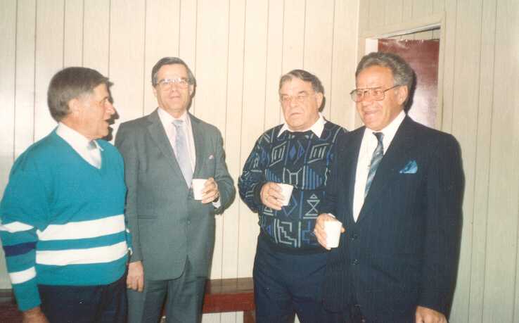 Photo d'une fête de famille: de gauche à droite, Alphée, Florian, Antonio et Jean-Noël Gouin Photo d'une fête de famille: de gauche à droite, Alphée, Florian, Antonio et Jean-Noël Gouin